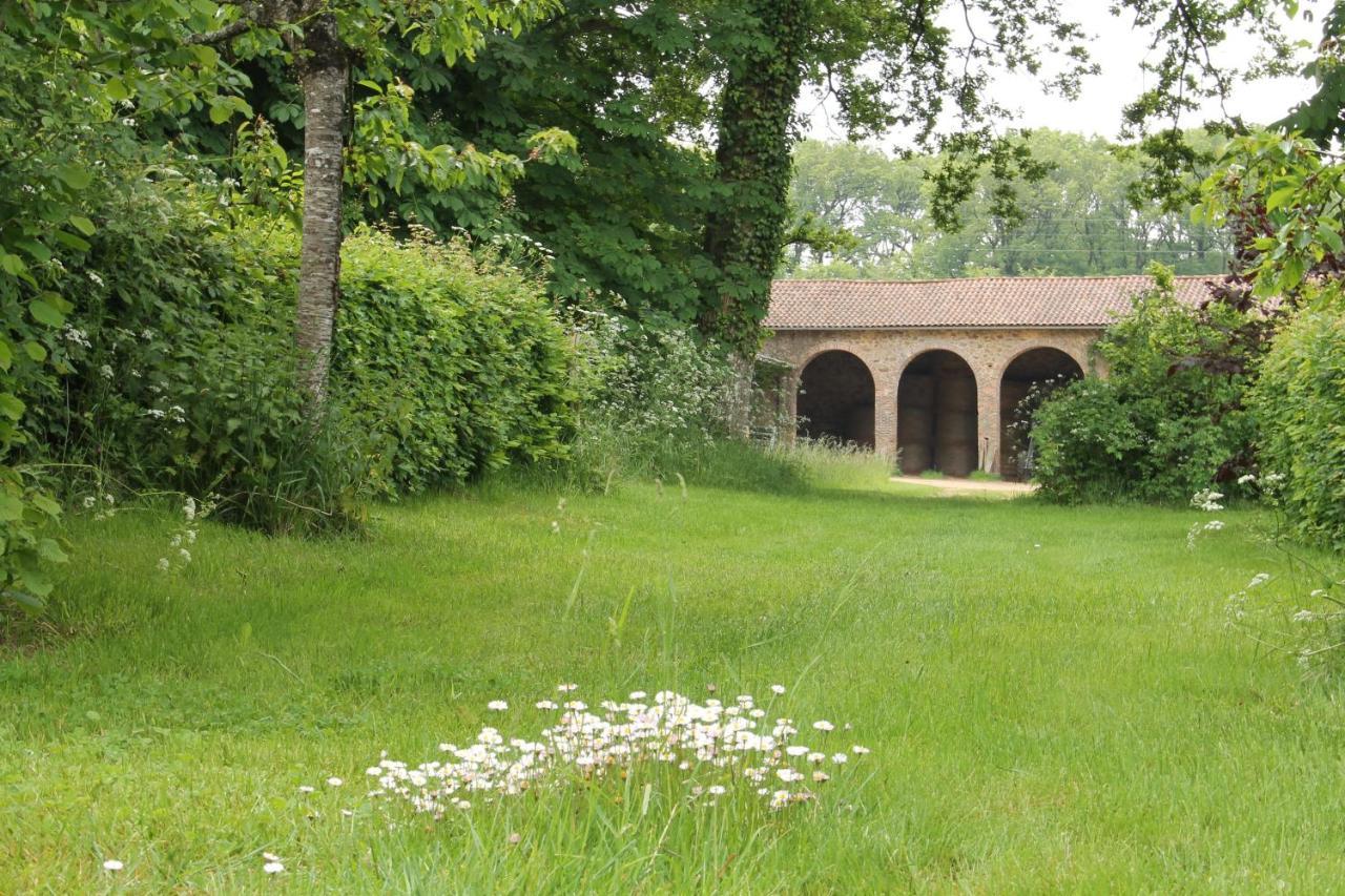 Вилла Domaine Des Roches Blanches Le Pin  Экстерьер фото