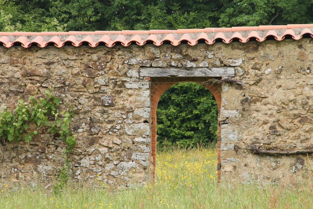 Вилла Domaine Des Roches Blanches Le Pin  Экстерьер фото