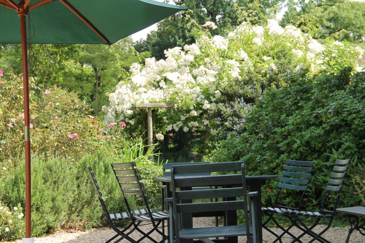 Вилла Domaine Des Roches Blanches Le Pin  Экстерьер фото